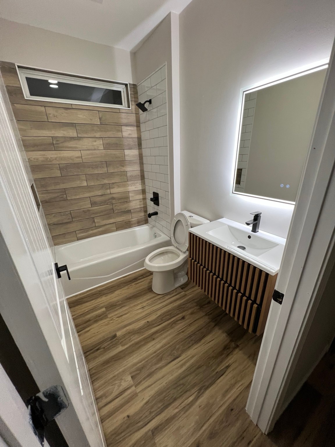 93 Anita Drive bathroom